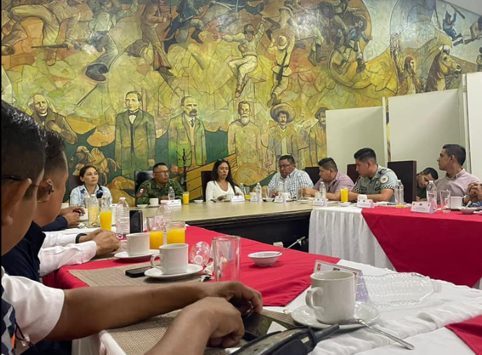  Reunión de trabajo en el Campo Militar de la 43a Zona